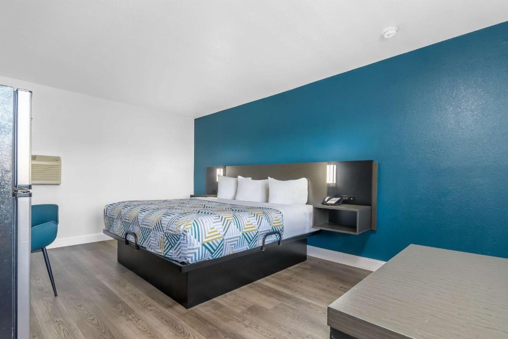 Studio 6 Suites Madera, CA Yosemite