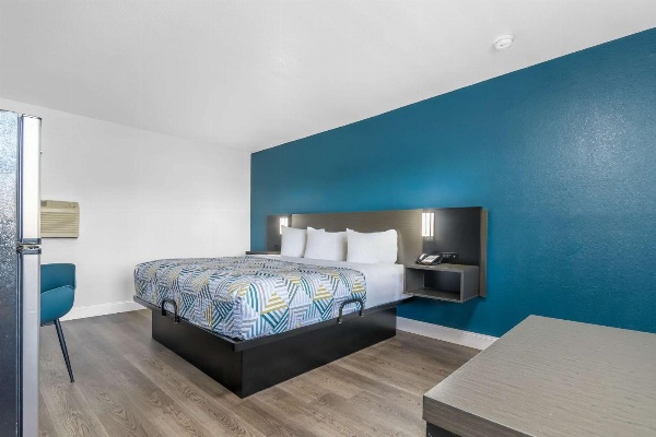 Studio 6 Suites Madera, CA Yosemite image 4