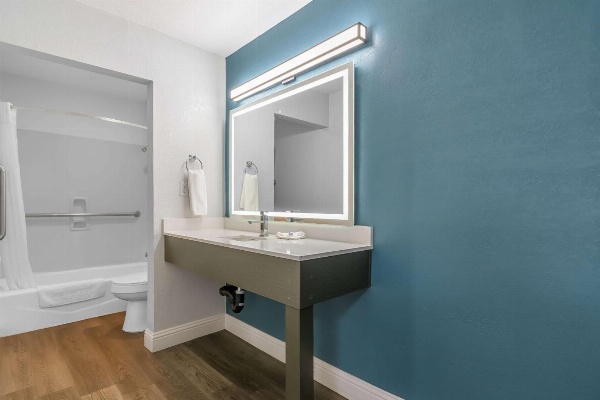 Studio 6 Suites Madera, CA Yosemite image 5